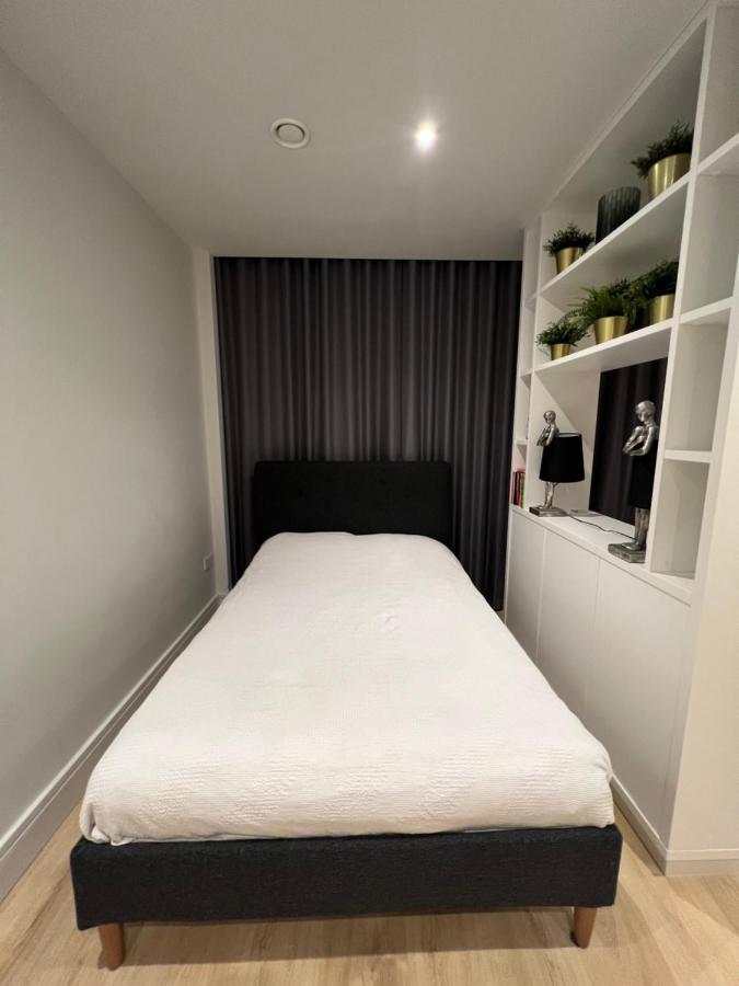 London Heathrow Airport Apartment Voyager House Terminal 12345 - Ev Electric And Parking Available Hillingdon Exterior foto